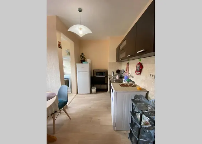 Sunny By The River Daire *